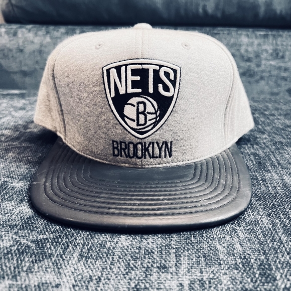 MITCHELL & NESS BROOKLYN NETS SNAPBACK HAT - Picture 1 of 5